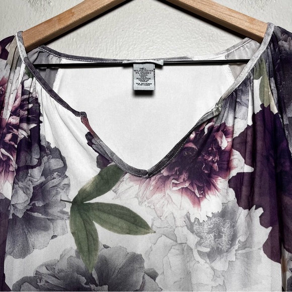 Catherines Women Top 2X White Purple Floral Split Neck 3/4 Sleeve Stretch Mesh - Picture 4 of 8